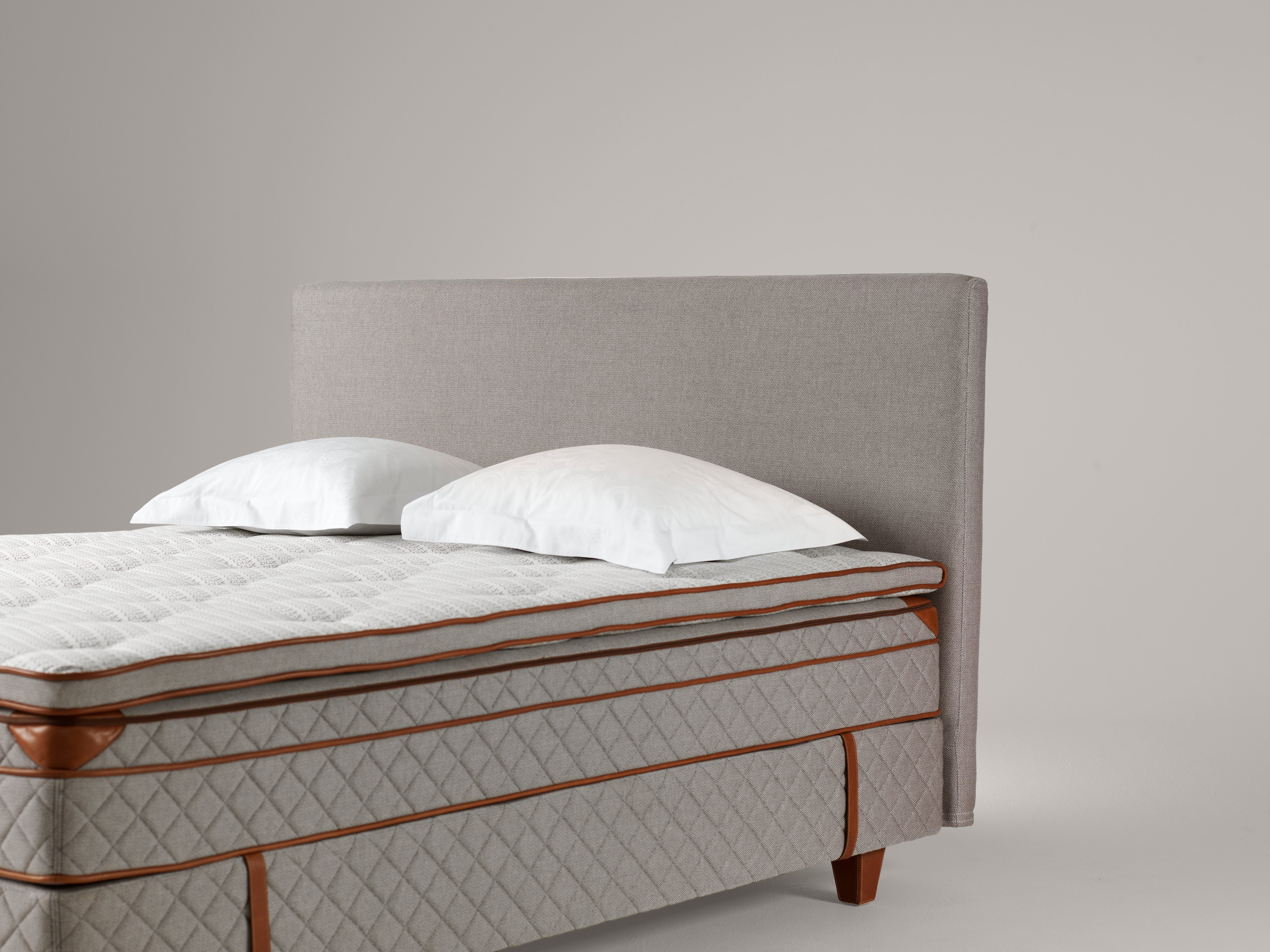 DUX 8008 Bed